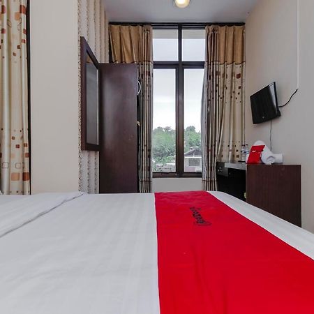 Reddoorz Plus @ Paal 2 Manado Buitenkant foto