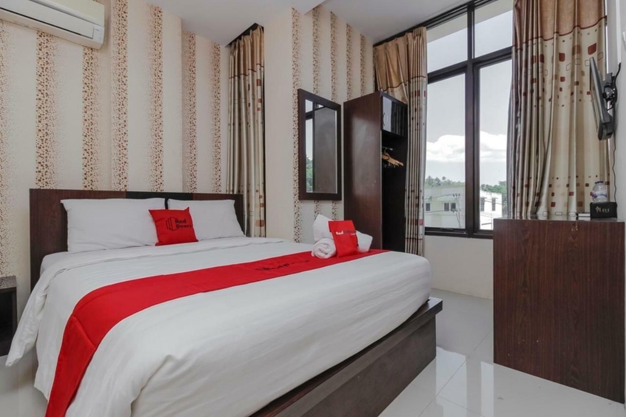 Reddoorz Plus @ Paal 2 Manado Buitenkant foto