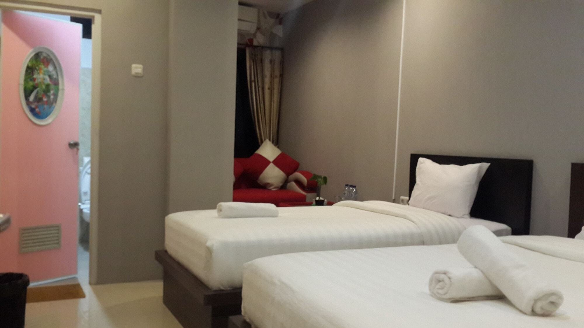 Reddoorz Plus @ Paal 2 Manado Buitenkant foto